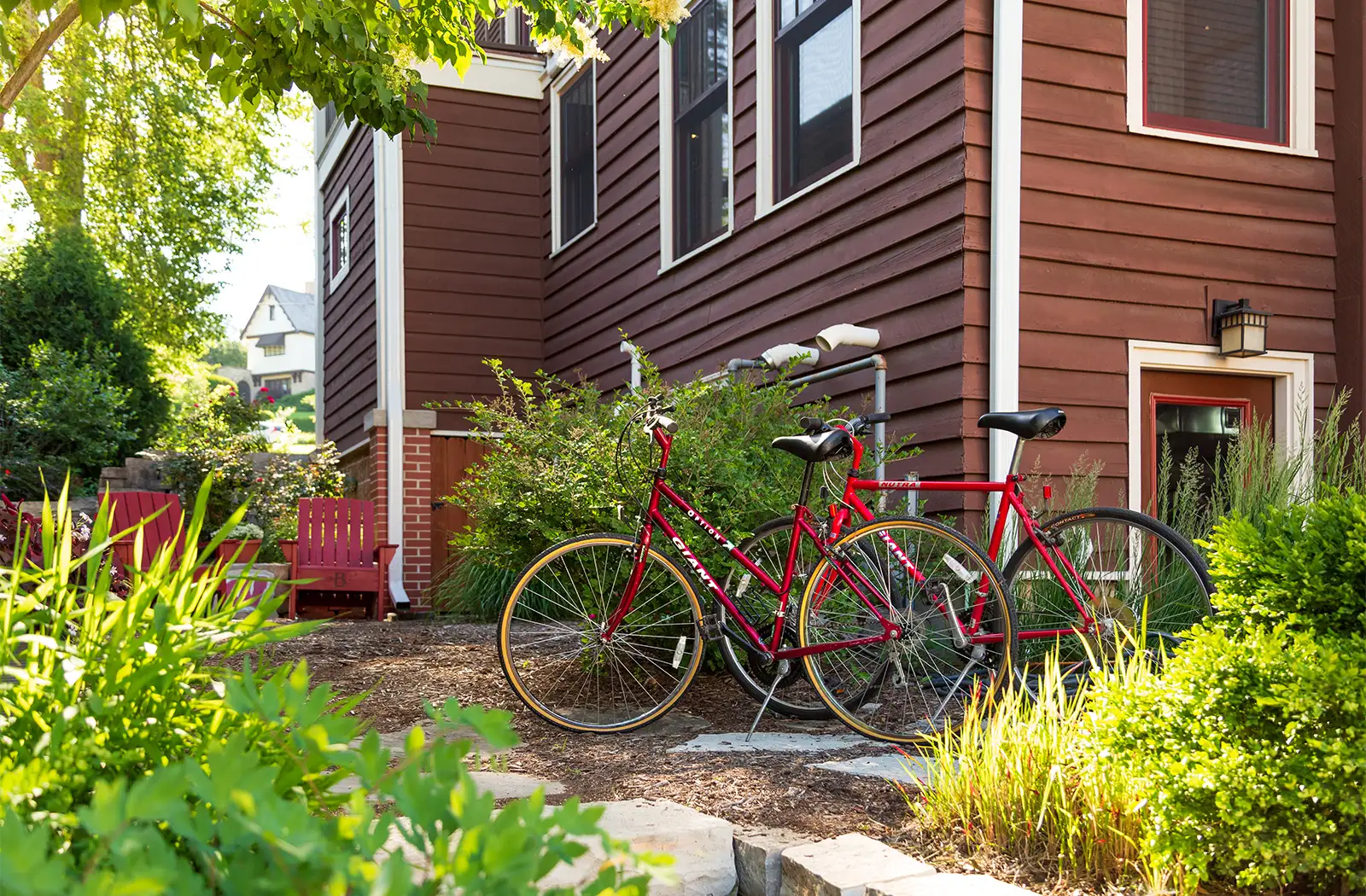 One of the best places to stay in Madison, our guest rooms at our Bed and Breakfast, just a quick walk from the Dane County Farmers Market. Bikes parked outside the Buckingham Inn